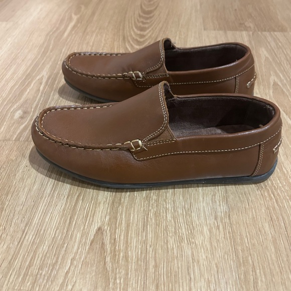 Elegant Brown Kids' Loafers - Picture 3 of 4